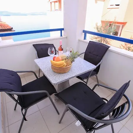 Gabrijela - Komarna *