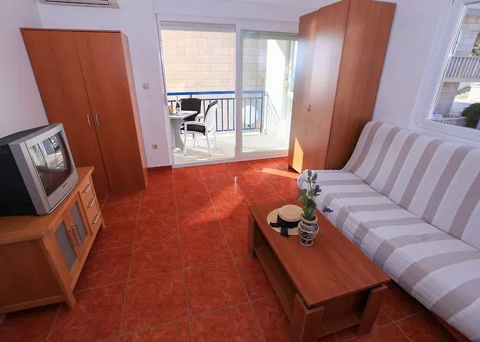 Gabrijela - Komarna Appartement *