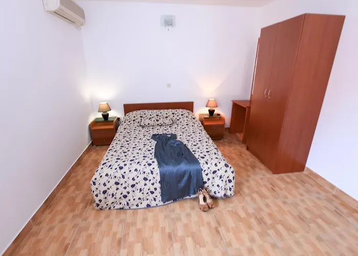 Gabrijela - Komarna Appartement *