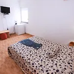 Gabrijela - Komarna Appartement *